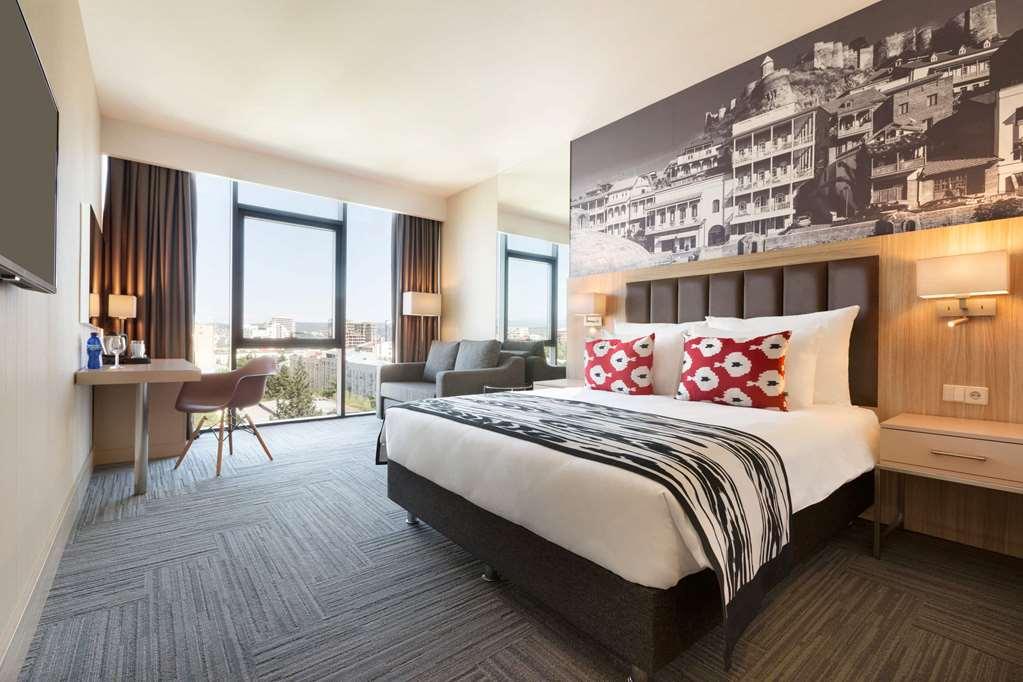 Ramada Encore Tbilisi Zimmer foto